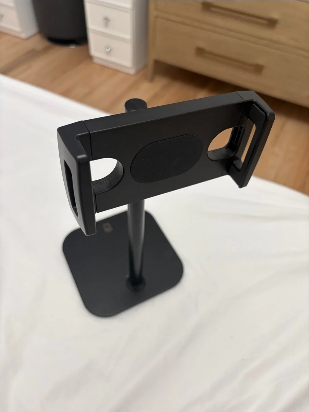 Adjustable Black Phone/Ipad Stand Holder - Universal Mount